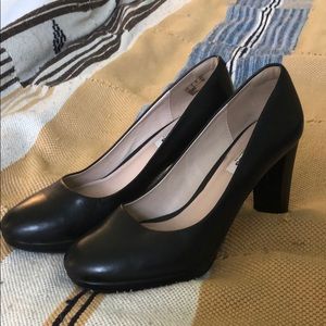 Clark’s Black Heels - size 8